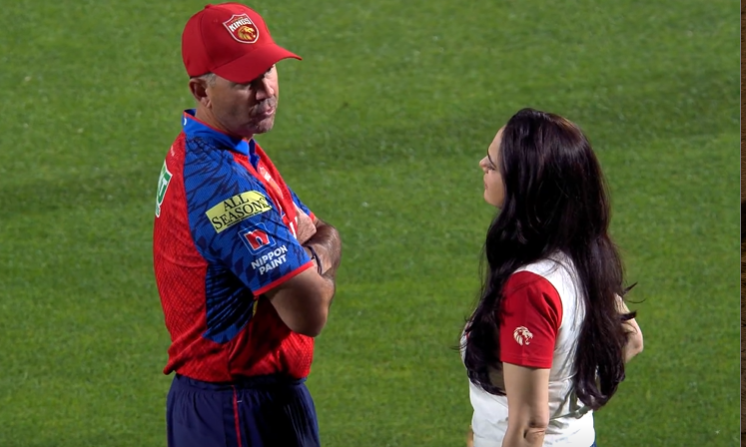 Ricky Ponting and Preity Zinta's on-field chat