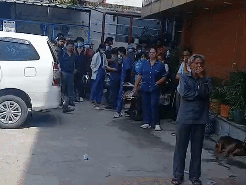 देहरादून के पैनेशिया सुपर स्पेशलिटी अस्पताल में आग लग गई. - भास्कर इंग्लिश