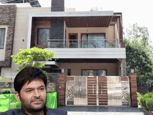 अमृतसर में कपिल शर्मा का घर, जहां हुई फायरिंग. इनसेट में हास्य कलाकार की फाइल फोटो। - भास्कर इंग्लिश