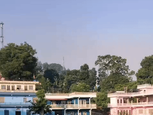 आज पहाड़ों पर तेज़ धूप देखने को मिल रही है। तस्वीर अल्मोडा की है. - भास्कर इंग्लिश