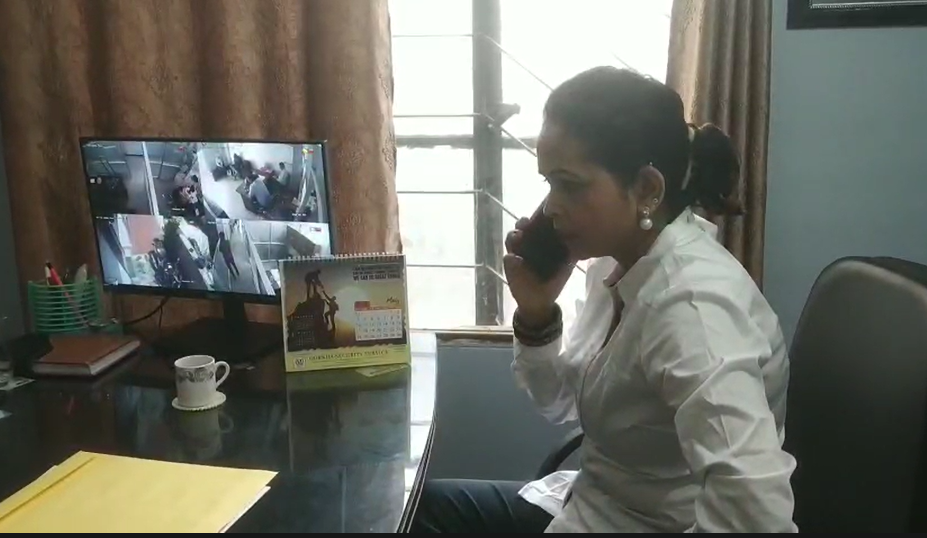 रिंकी चटर्जी सिंह, जिन्होंने बंगाल की पूर्व सीएम ममता बनर्जी के खिलाफ सिलीगुड़ी साइबर पुलिस में शिकायत दर्ज कराई थी।