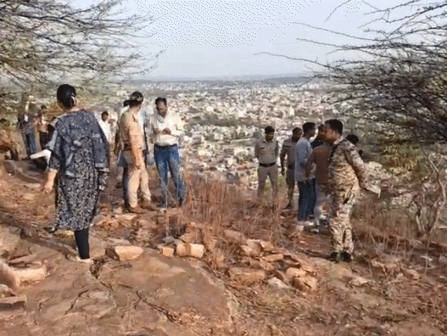 गोल पहाड़िया के जंगल में जलाया नाबालिग का शव ग्वालियर - भास्कर इंग्लिश