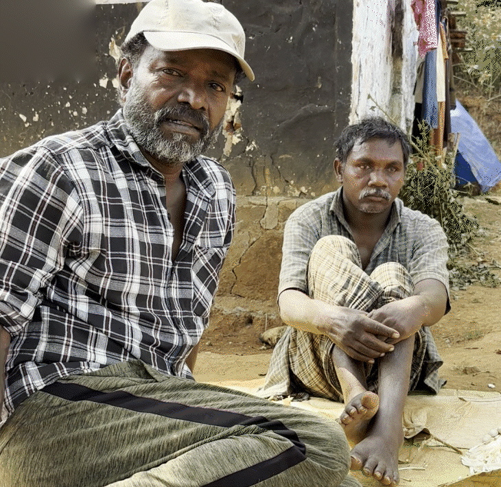 Companion Ramkumar sitting with Murugan in lower-shirt, who arranged my conversation with Cholanaikkan .