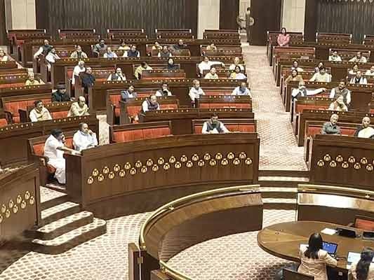 बीजेपी ने गुजरात की सभी 4 और मध्य प्रदेश की सभी 3 सीटों पर चुनाव जीता. - भास्कर इंग्लिश