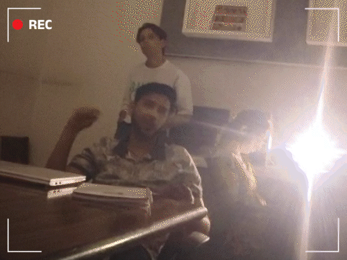 राजस्थान में स्क्रैप सर्टिफिकेट के नाम पर घोटाला चल रहा है. कार डीलर ग्राहक के नाम पर यह रकम अपने पास रखते हैं। - भास्कर इंग्लिश