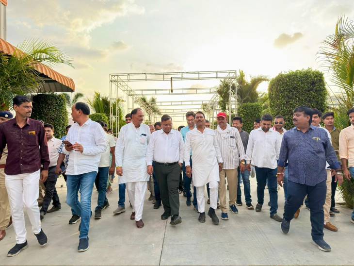 जल संसाधन मंत्री तुलसीराम सिलावट और कलेक्टर शिवम वर्मा ने व्यवस्थाओं का जायजा लिया. - भास्कर इंग्लिश