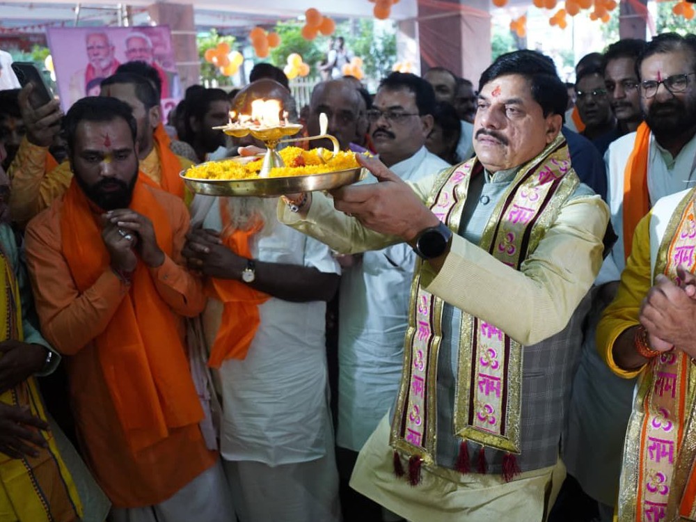 सीएम ने कहा-महाकाल ने चाहा तो हम इसी सत्र में यूसीसी पास करा देंगे। - भास्कर इंग्लिश