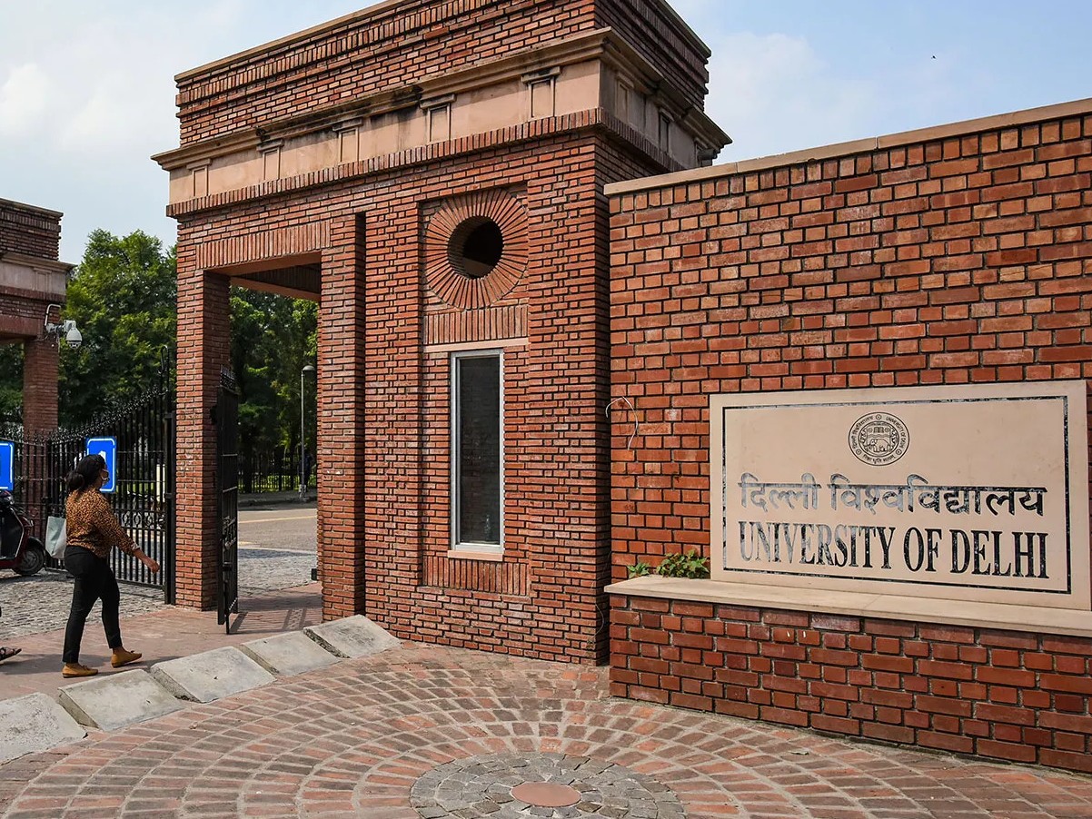 Candidates who appeared for CUET UG 2026 can now apply online; admissions to be based on CUET scores. - Bhaskar English