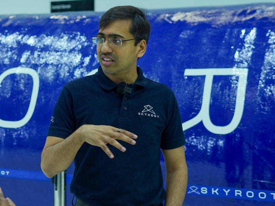 स्काईरूट के संस्थापक पवन कुमार चंदना इसरो में वैज्ञानिक के रूप में काम कर चुके हैं। - भास्कर इंग्लिश
