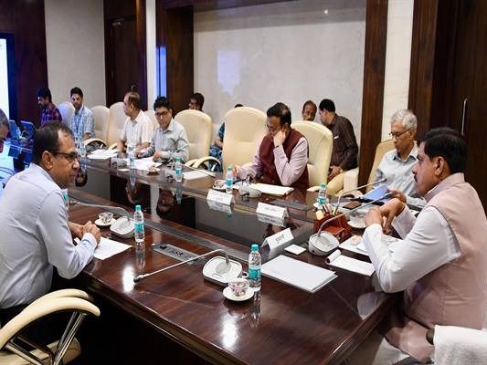 मुख्यमंत्री डॉ. मोहन यादव ने सांदीपनि स्कूलों के निर्माण को लेकर समीक्षा बैठक की. - भास्कर इंग्लिश