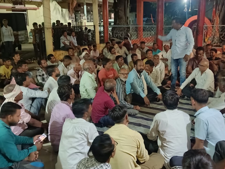 गांवों में बैठकें करते आदिवासी कोरकू समाज। - भास्कर इंग्लिश