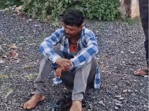 राजगढ़ क्रशर खदान में डूबने से 3 लोगों की मौत हो गई. खदान करीब 100 फीट गहरी है. - भास्कर इंग्लिश
