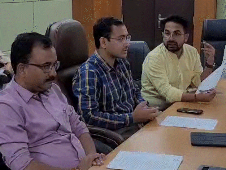 पिछले सप्ताह नगर निगम अधिकारियों ने कोचिंग संचालकों के साथ बैठक की थी। - भास्कर इंग्लिश
