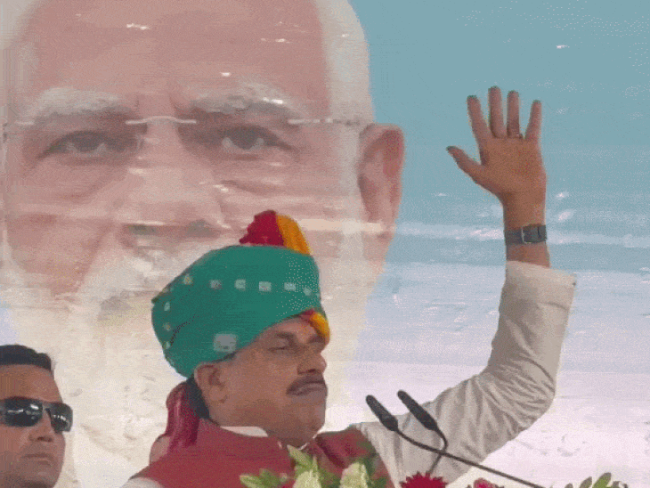 कटनी में आमसभा को संबोधित करते सीएम डॉ. मोहन यादव। - भास्कर इंग्लिश