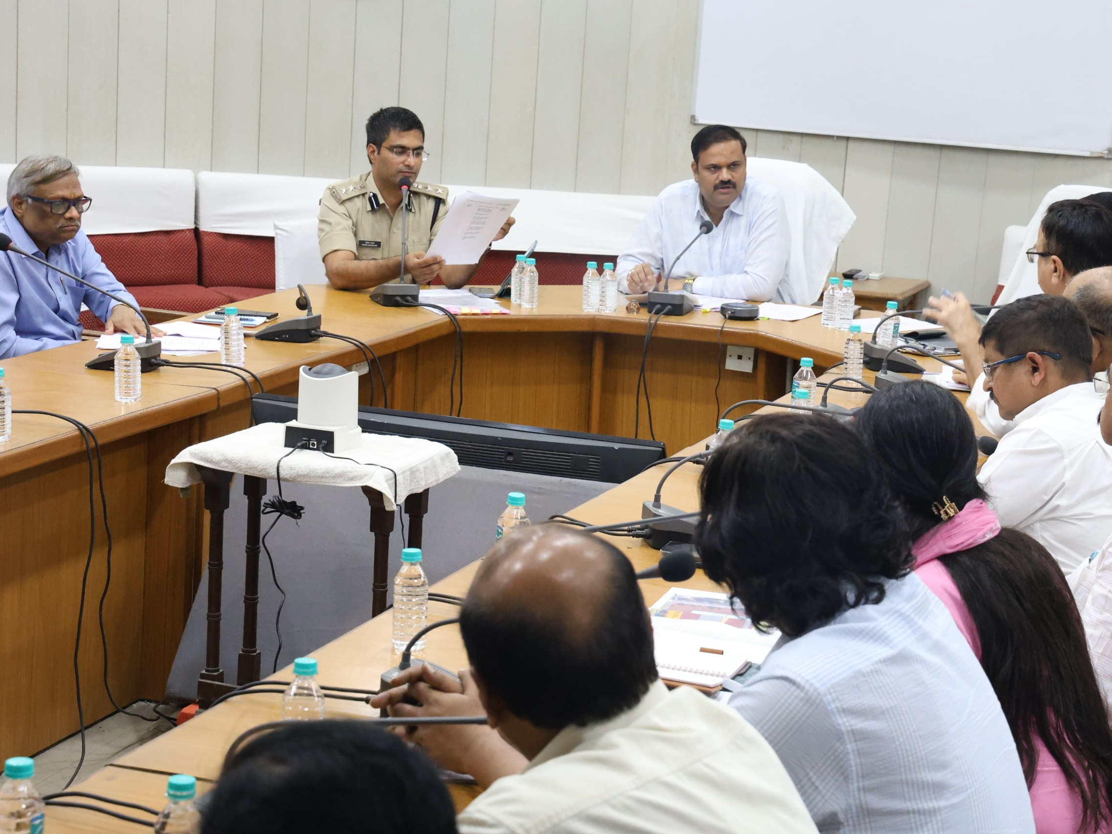 भोपाल में ब्रिक्स देशों की बैठक 5 से 8 अगस्त के बीच होगी. इसके लिए तैयारियां शुरू कर दी गई हैं. शुक्रवार को भोपाल कमिश्नर कर्मवीर शर्मा ने तैयारियों को लेकर बैठक की. - भास्कर इंग्लिश