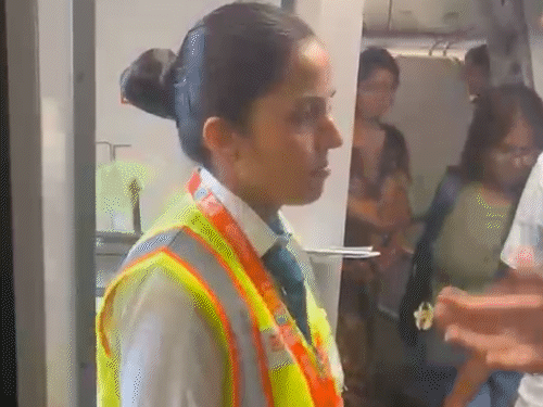Air India flight no. IX1058 was coming from Bhubaneswar, Odisha to Delhi. - Bhaskar English