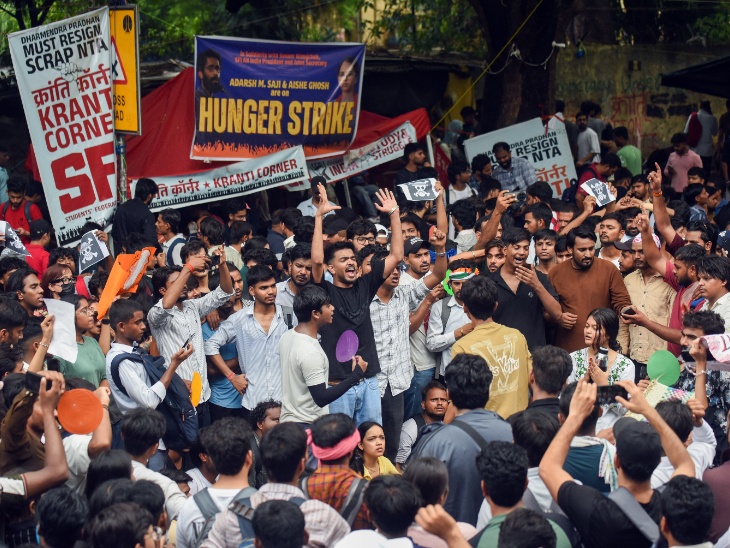 Thousands gather at Jantar Mantar, demanding Education Minister Dharmendra Pradhan's resignation