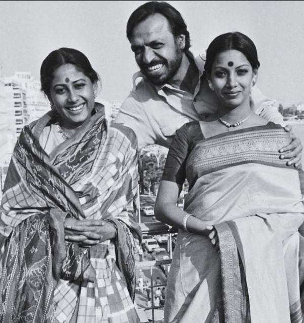 1976 के कान्स फिल्म फेस्टिवल में फिल्म निर्माता श्याम बेनेगल और अभिनेत्री स्मिता पाटिल के साथ शबाना ने उनकी फिल्म निशांत का प्रतिनिधित्व किया, जो पाल्मे डी'ओर के लिए थी।