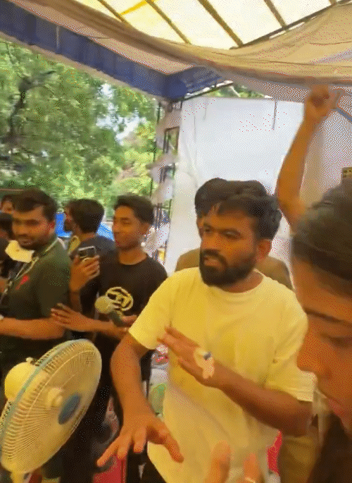 Abhijeet Dipke, who was present on the stage, has contracted typhoid and was seen wearing a cannula in his hand.