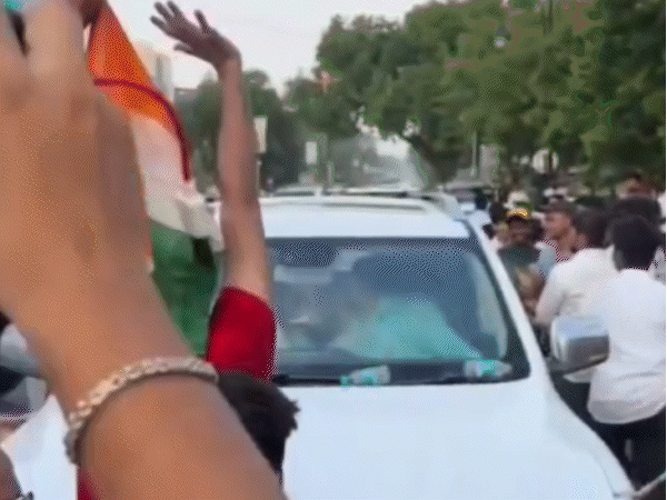 बीजेपी नेता प्रशांत पाठक ने हमले का वीडियो भी पुलिस को सौंपा है. - भास्कर इंग्लिश