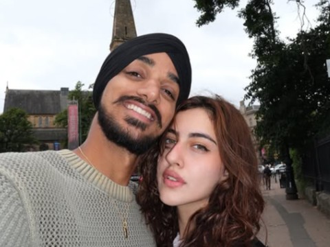 मॉडल समरीन कौर के साथ ये फोटो अर्शदीप सिंह ने अपने इंस्टाग्राम पर पोस्ट की है. - भास्कर इंग्लिश