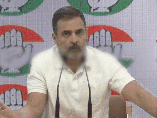 राहुल गांधी ने एक्स पर लिखा- कांग्रेस प्रभावित आदिवासी भाई-बहनों और किसानों के साथ खड़ी है. - भास्कर इंग्लिश