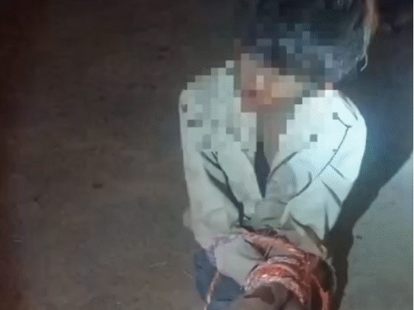 In Vidisha, the father who dragged his son with a bike was beaten by people. - Bhaskar English