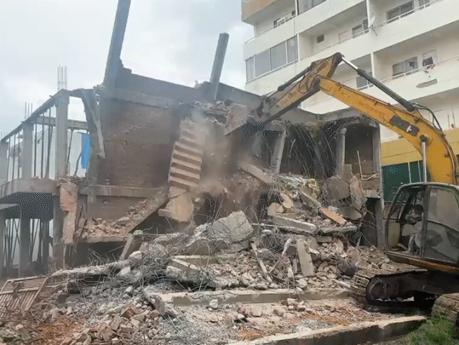 The Bhopal Municipal Corporation (BMC) took action against illegal construction in Bhopal. - Bhaskar English