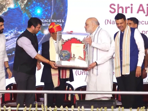 Home Minister Amit Shah gave the award to Ajit Doval