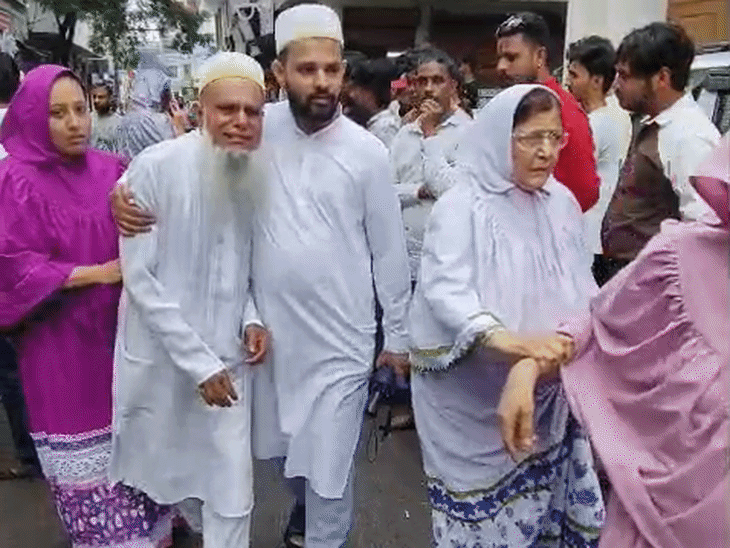 The woman's family members were seen crying and wailing. - Bhaskar English