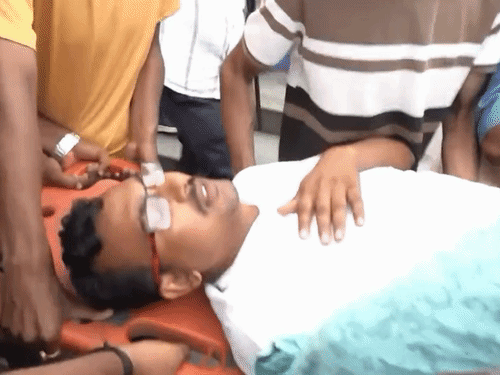 After his health deteriorated, student Rahul Kranti was taken from Jaypal Singh Munda Stadium to Sadar Hospital on Friday morning - Bhaskar English