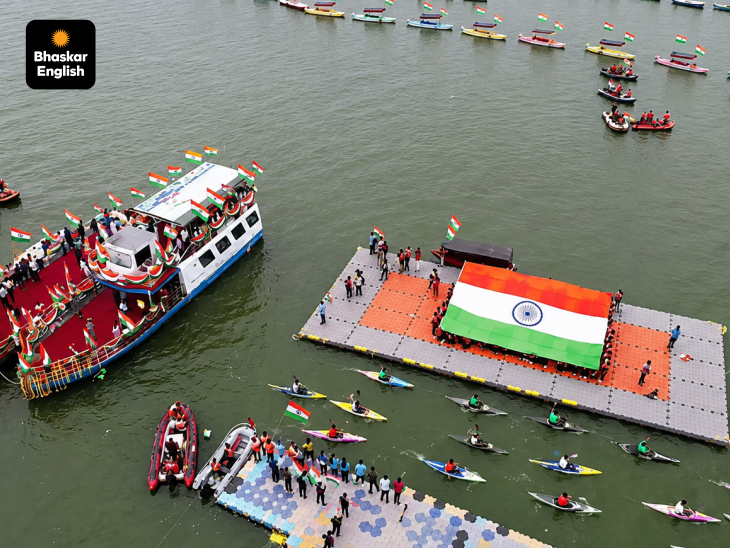 Tiranga on the lake: 'Nauka Tiranga Yatra' at Bhopal’s iconic Boat Club on Bada Talab ahead of India's 80th Independence Day. (PHOTO: ANI)