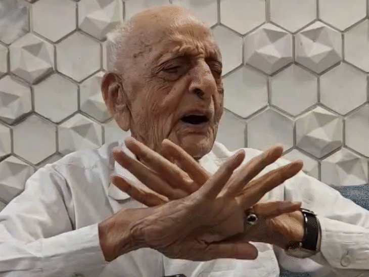 100 year old freedom fighter Bhavanishankar Pandya