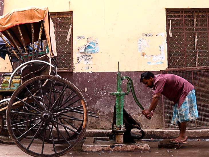 From wells and rivers to homes and markets, Vistiwalas kept cities supplied with water.