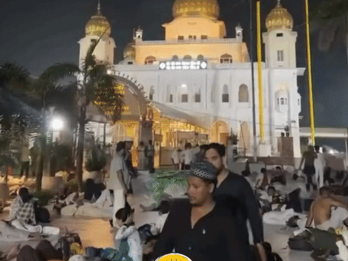 People from the Muslim community sleeping in the Gurudwara premises - Bhaskar English