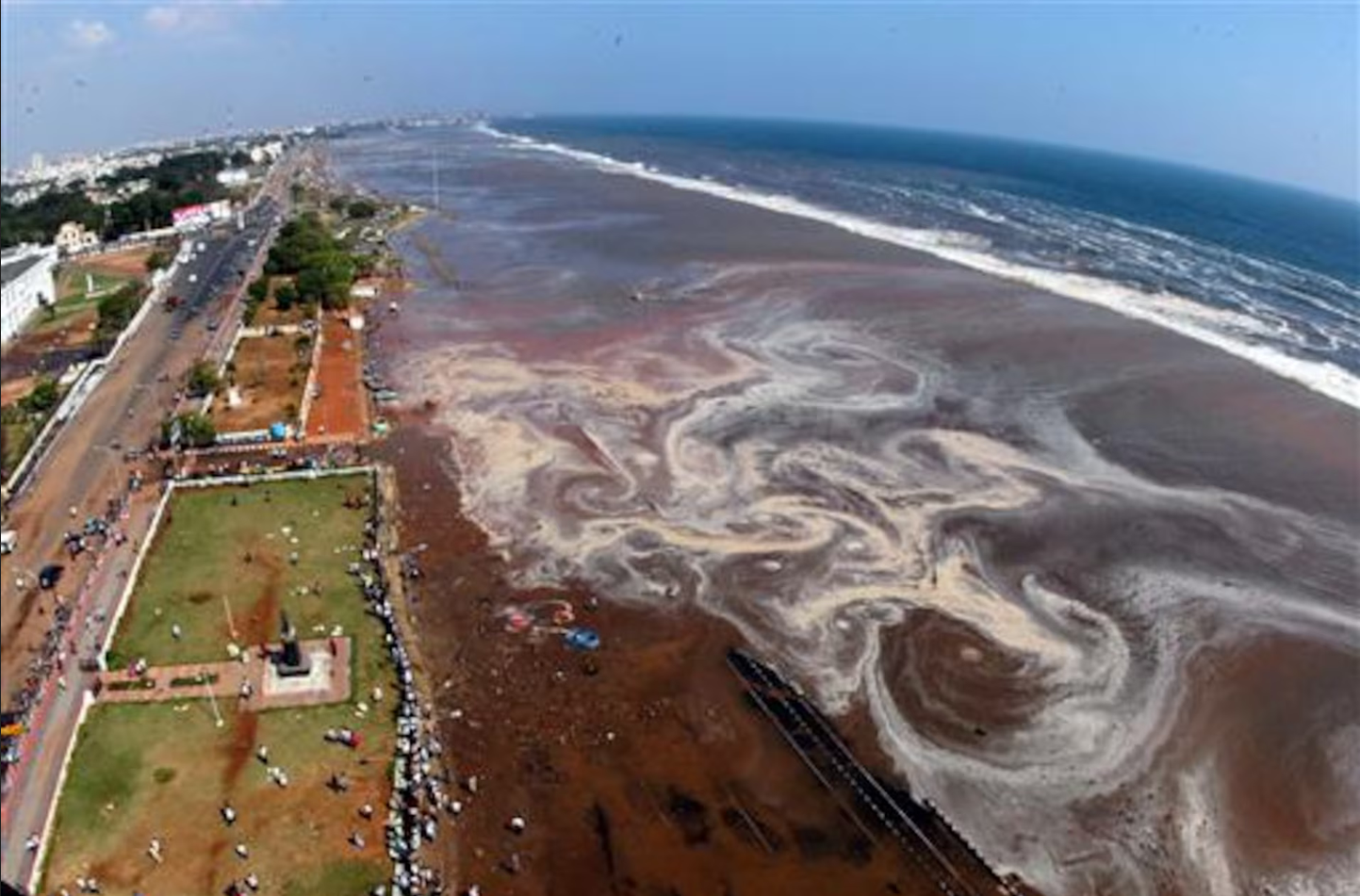 The aerial view of Marina beach after a tsunami triggered by an earthquake in the Indian Ocean hit the area in the southern Indian city of Madras December 26, 2004 (Image Source: Reuters)