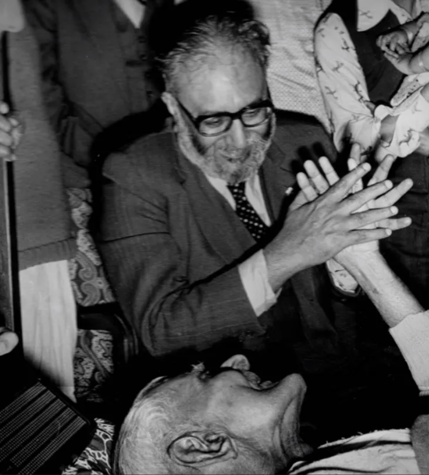 Dr Abdus Salam meeting Professor Anilendra Ganguly in 1981.