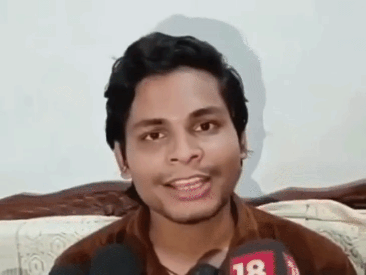 The CJP leader reached the Parliament Street police station on Friday. Supporters had staged a protest outside the station, following which Swatantra was detained. - Bhaskar English