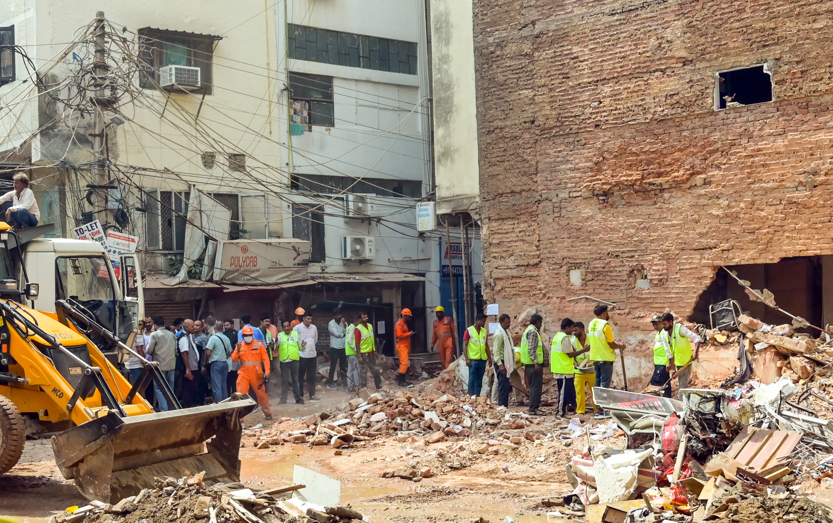 After the accident, MCD has suspended 5 officers.