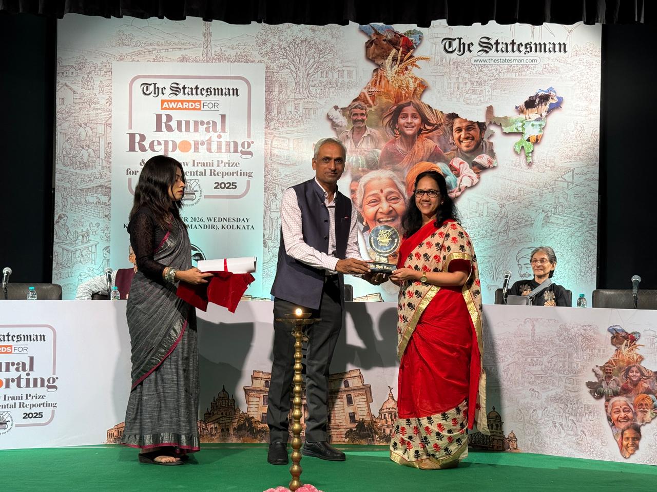 Dipti received the award at a ceremony in Kolkata, where NABARD President Purushottam Kumar Bhardwaj presented the honour.
