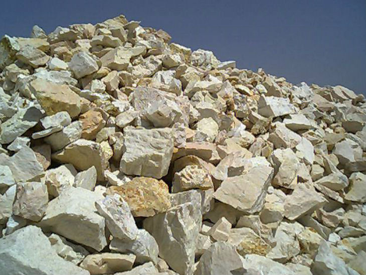 three year ban on Feldspar exports सरकार ने खनिज फेल्सपार के निर्यात