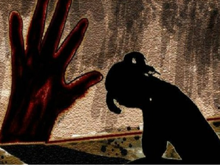 दुष्कर्म के बाद सलवार से गला घोंटकर आठ वर्षीय बालिका की हत्या; लोगों में रोष | up news jalon 8 year old strangled to death after rape - Dainik Bhaskar