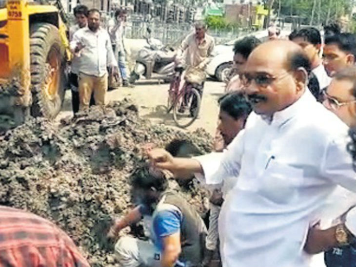 BJP MLA Mahesh Rai slams engineer | भाजपा विधायक महेश राय ने इंजीनियर ...