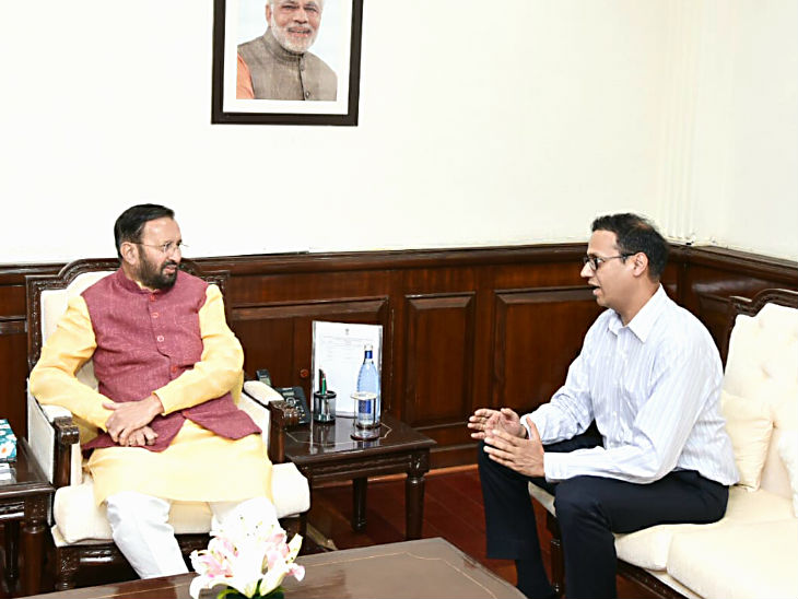 ड‍िज‍िटल न्‍यूज पब्‍ल‍िशर्स एसोस‍िएशन ने केंद्रीय मंत्री जावड़ेकर से मुलाकात की, फेक न्यूज की समस्या पर चर्चा हुई|देश,National - Dainik Bhaskar