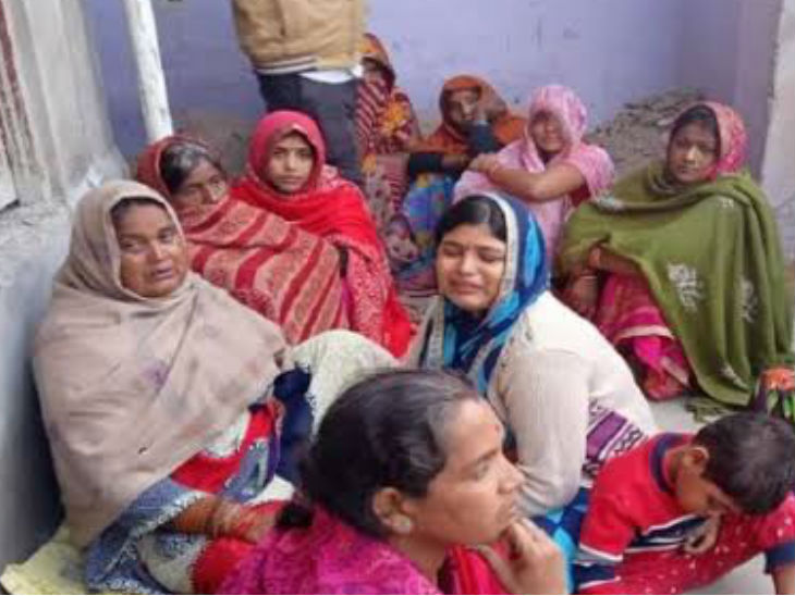 पत्नी का सिर कूंच ट्रेन के आगे कूद गया पति, जीआरपी के घर पहुंचने पर बेटों को पता चली वारदात|झांसी,Jhansi - Dainik Bhaskar