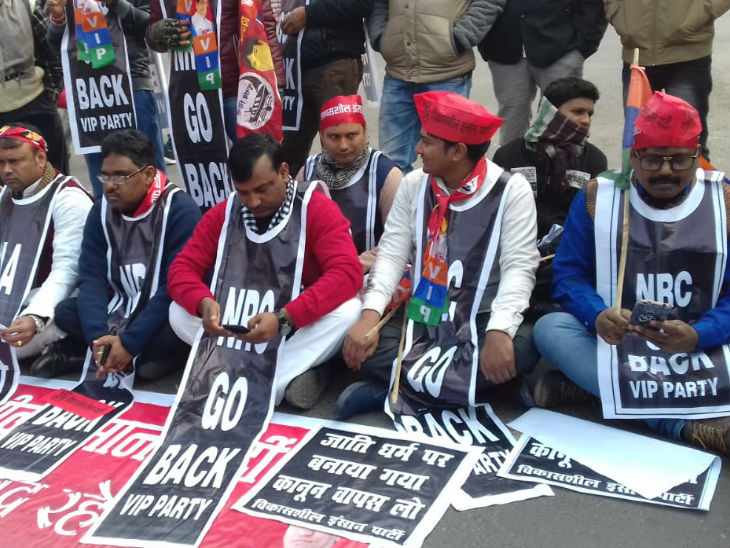 उप्र के रामपुर में प्रदर्शन में एक की मौत, कानपुर में चौकी फूंकी; बिहार में राजद के बंद के दौरान पटना-हाजीपुर में आगजनी|देश,National - Dainik Bhaskar