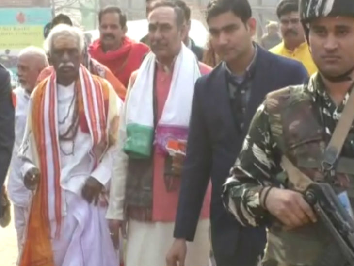 राज्यपाल बंडारू दत्तात्रेय ने किए बाबा विश्वनाथ के दर्शन, कहा- काशी विश्वनाथ धाम कॉरिडोर का निर्माण अच्छी पहल|वाराणसी,Varanasi - Dainik Bhaskar