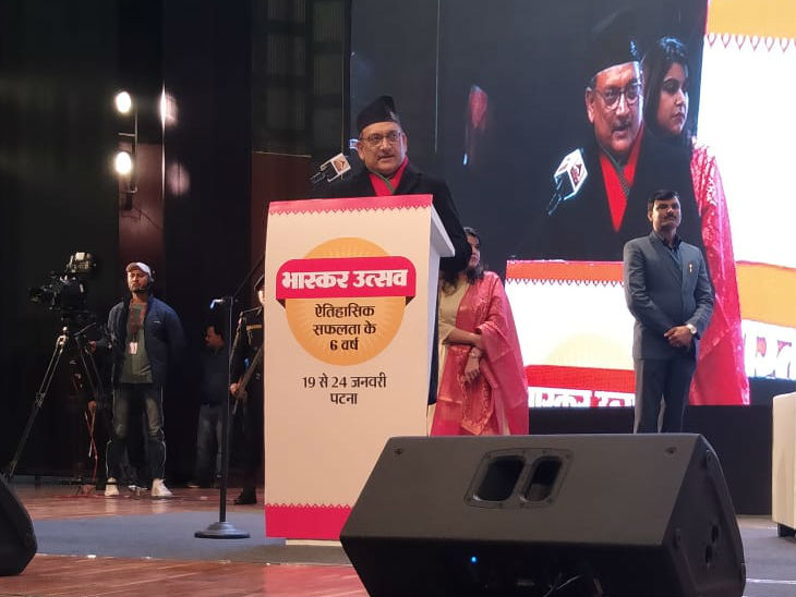 कवि सम्मेलन में शंभू शिखर ने कहा- "दुनिया पूजे उगता सूरज, हम ढलते के भी पुजारी हैं... हम धरती पुत्र बिहारी हैं..."|पटना,Patna - Dainik Bhaskar