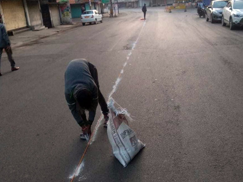 बड़ा गणपति से मल्हारगंज के बीच डाली गई सेंट्रल लाइन को लेकर विवाद की स्थिति, रहवासियों ने विरोध किया|इंदौर,Indore - Dainik Bhaskar