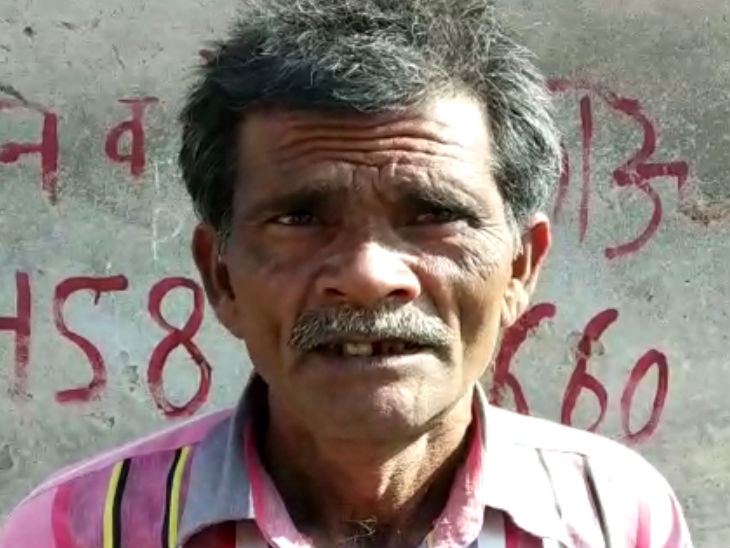 फिरोजाबाद में एससी/एसटी एक्ट के फर्जी मुकदमों से सहमे ग्रामीण; लिखा- यह मकान व खेत बिकाऊ|आगरा,Agra - Dainik Bhaskar